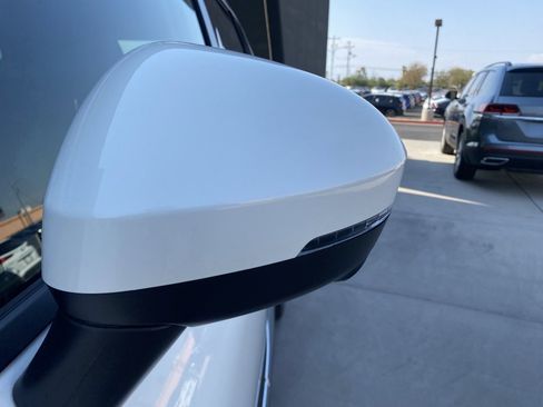 Used 2021 Nissan Rogue SL w/ Premium Package image 10