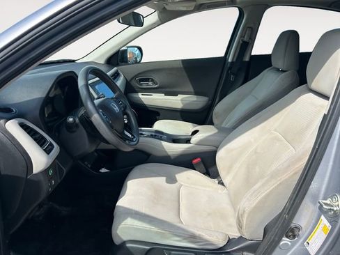 Used 2019 Honda HR-V EX image 9