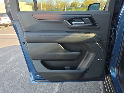 New 2026 GMC Yukon XL Denali w/ Advanced Technology Package image 25