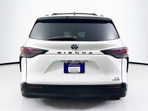 Used 2023 Toyota Sienna XLE FWD image 15