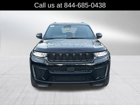 New 2026 Jeep Grand Cherokee Altitude image 2