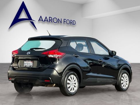 Used 2019 Nissan Kicks S image 5