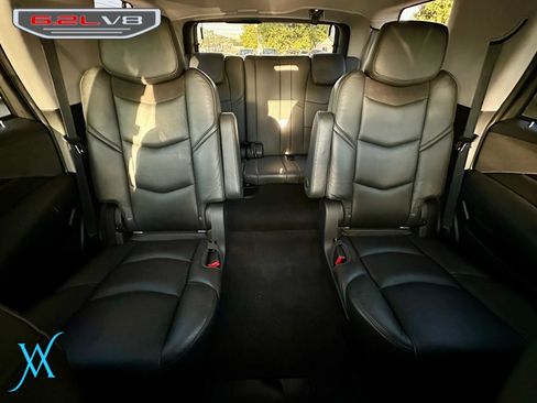 Used 2020 Cadillac Escalade Luxury AWD/4WD image 37