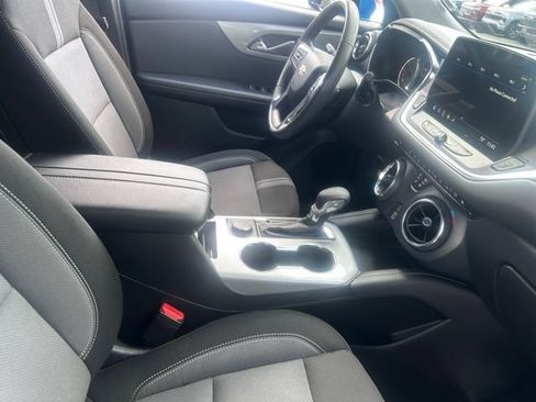 Used 2025 Chevrolet Blazer LT FWD image 17