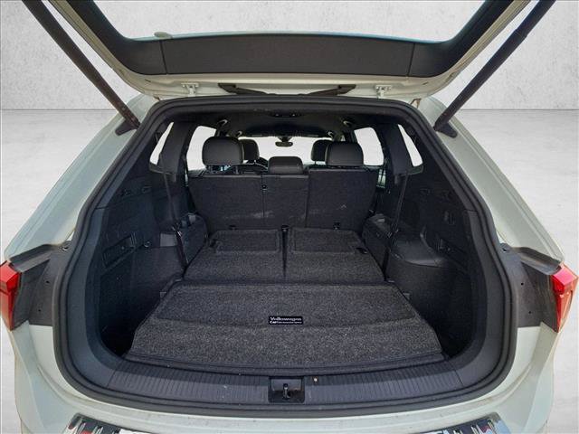 Used 2022 Volkswagen Tiguan SE R-Line FWD image 5
