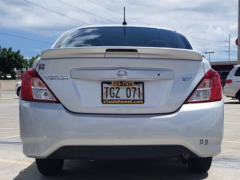 Used 2018 Nissan Versa SV FWD image 8