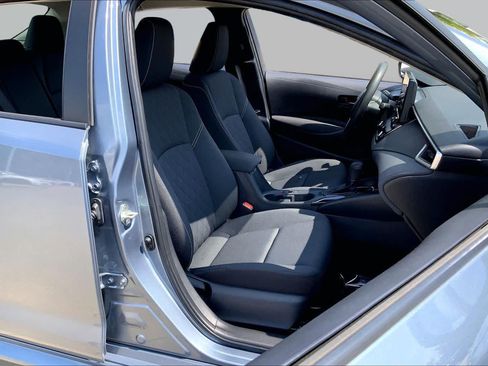 Used 2023 Toyota Corolla LE FWD image 9