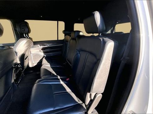 Used 2022 Jeep Wagoneer Series III image 16