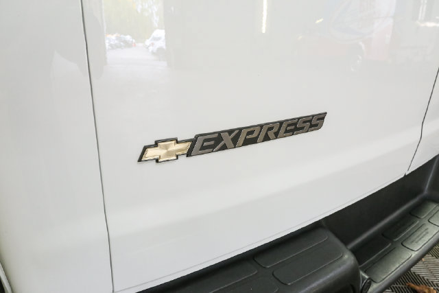 Used 2025 Chevrolet Express 2500 w/ Driver Convenience Package RWD image 9