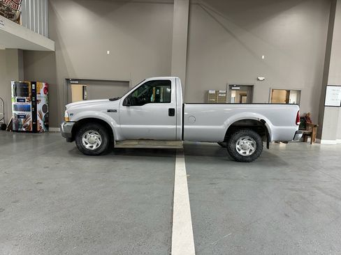 Used 2005 Ford F250 Lariat image 1