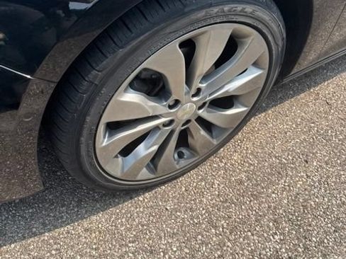 Used 2017 Chevrolet Malibu Premier w/ Premier Sun and Wheel Package FWD image 2