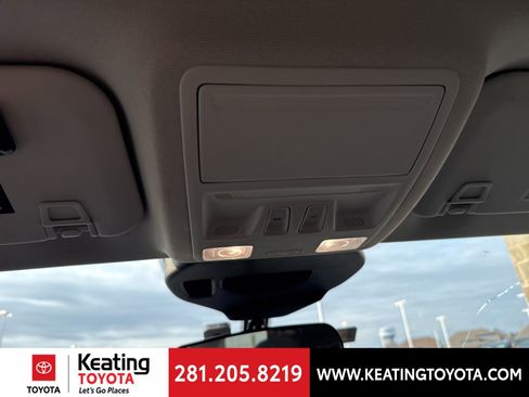 Used 2021 Ford Escape SE w/ SE Sport Appearance Package image 22