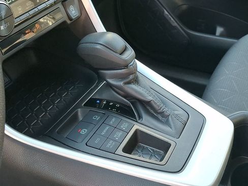 Certified 2025 Toyota RAV4 XLE AWD/4WD image 18