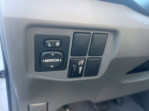 Used 2010 Toyota Prius Five FWD image 14