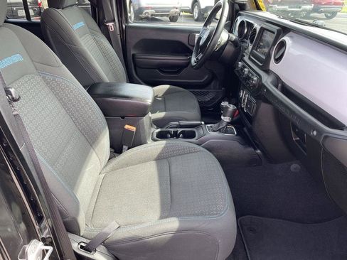 Used 2021 Jeep Wrangler Unlimited Islander image 21