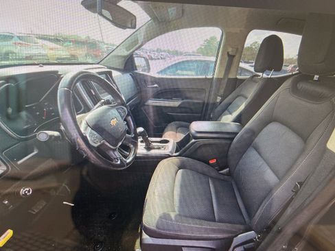 Used 2017 Chevrolet Colorado LT w/ LT Convenience Package image 6