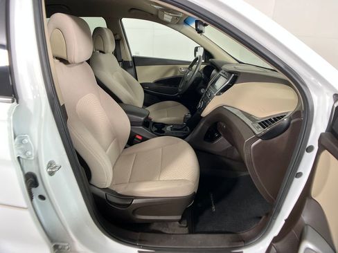 Used 2017 Hyundai Santa Fe Sport image 8