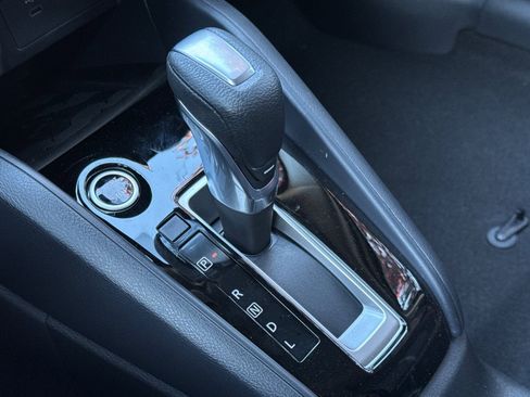 New 2025 Nissan Versa SR w/ Trunk Package image 17