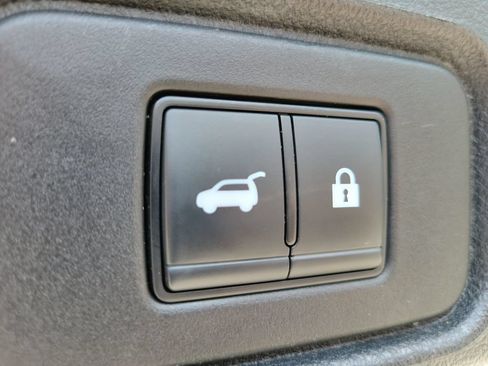 Used 2023 Nissan Pathfinder SL AWD/4WD image 14