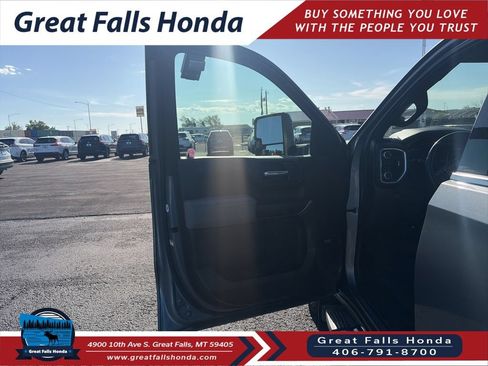 Used 2022 GMC Sierra 1500 SLT w/ Technology Package AWD/4WD image 9