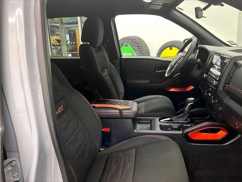 Used 2024 Nissan Frontier PRO-4X w/ Off-Road Protection Package image 11