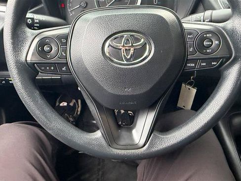 Used 2020 Toyota Corolla LE FWD image 33