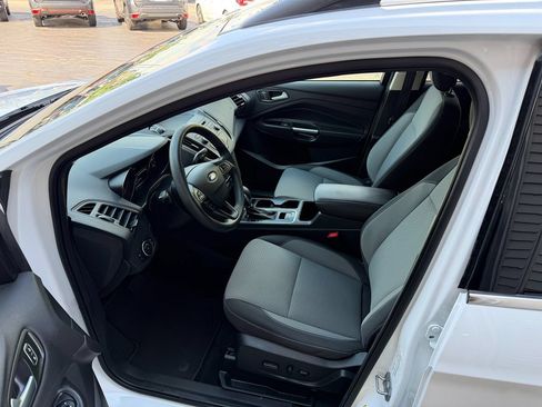 Used 2018 Ford Escape SE FWD image 4