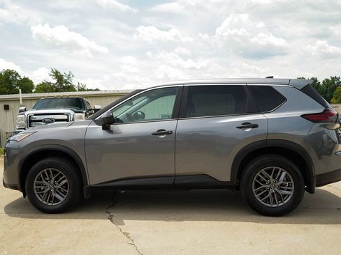 Used 2026 Nissan Rogue S FWD image 23