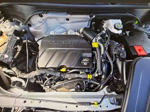 Used 2025 Buick Envista Sport Touring w/ Convenience I Package FWD image 8