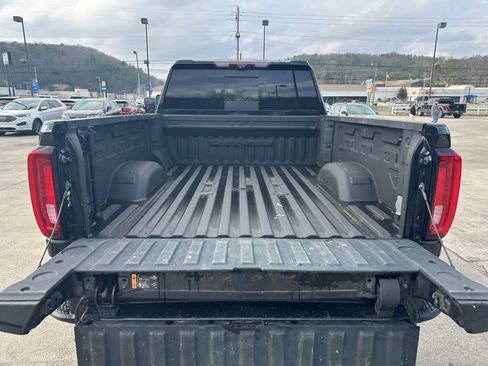 Used 2020 GMC Sierra 2500 Denali w/ Denali Ultimate Package AWD/4WD image 25