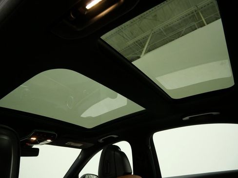 Used 2023 Mercedes-Benz C 300 C 300 image 4