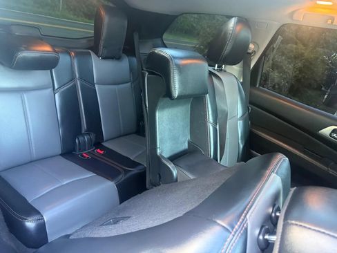 Used 2019 Nissan Pathfinder SL AWD/4WD image 26