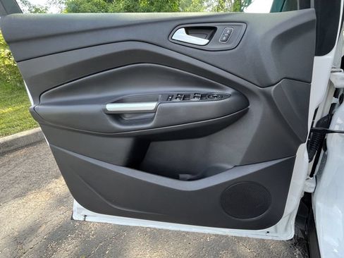 Used 2019 Ford Escape SE FWD image 9
