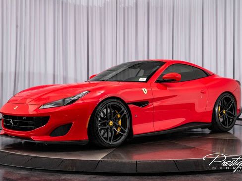 Used 2019 Ferrari Portofino image 10