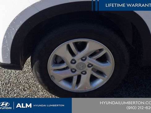 New 2026 Hyundai Venue SE FWD image 13