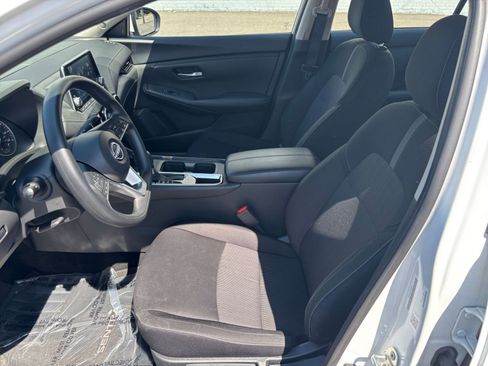 Used 2025 Nissan Sentra SV FWD image 25