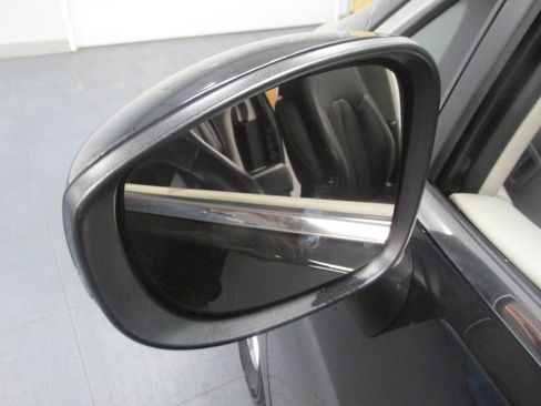 Used 2023 Chrysler Pacifica Touring-L FWD image 18