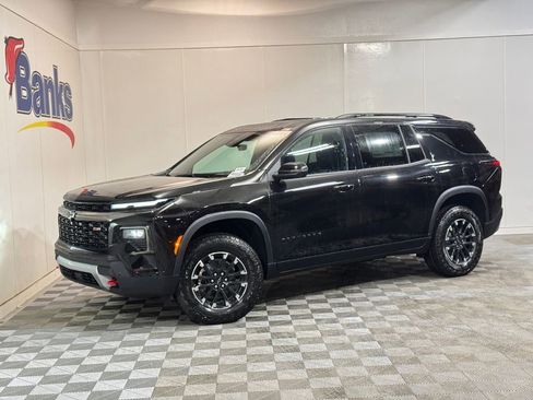 New 2026 Chevrolet Traverse Z71 w/ Driver Confidence Package AWD/4WD image 2
