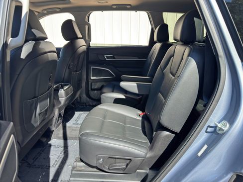Used 2021 Kia Telluride EX w/ EX Premium Package FWD image 40