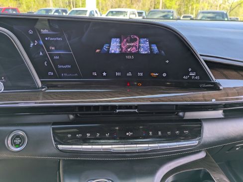Used 2023 Cadillac Escalade Sport Platinum w/ LPO, ONYX Package AWD/4WD image 11