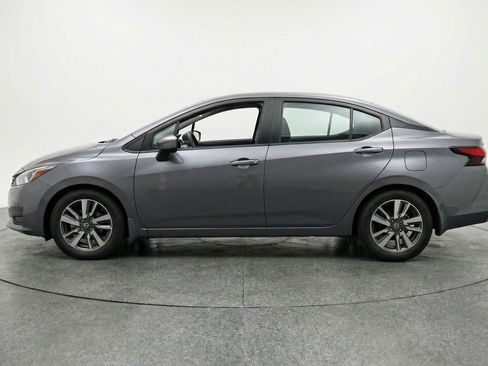 Used 2025 Nissan Versa SV FWD image 5