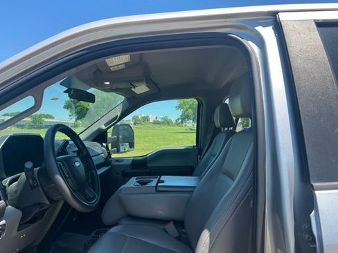 Used 2017 Ford F250 XL w/ STX Appearance Package AWD/4WD image 10