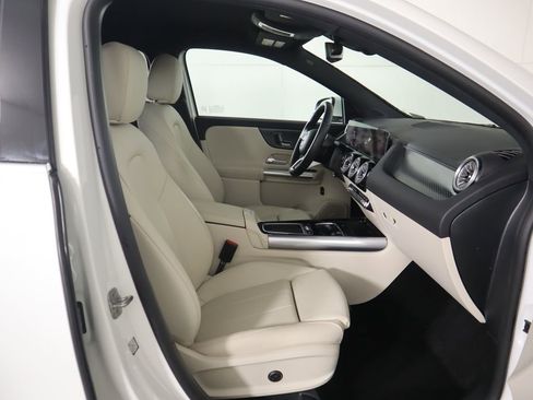 Certified 2025 Mercedes-Benz GLA 250 image 21