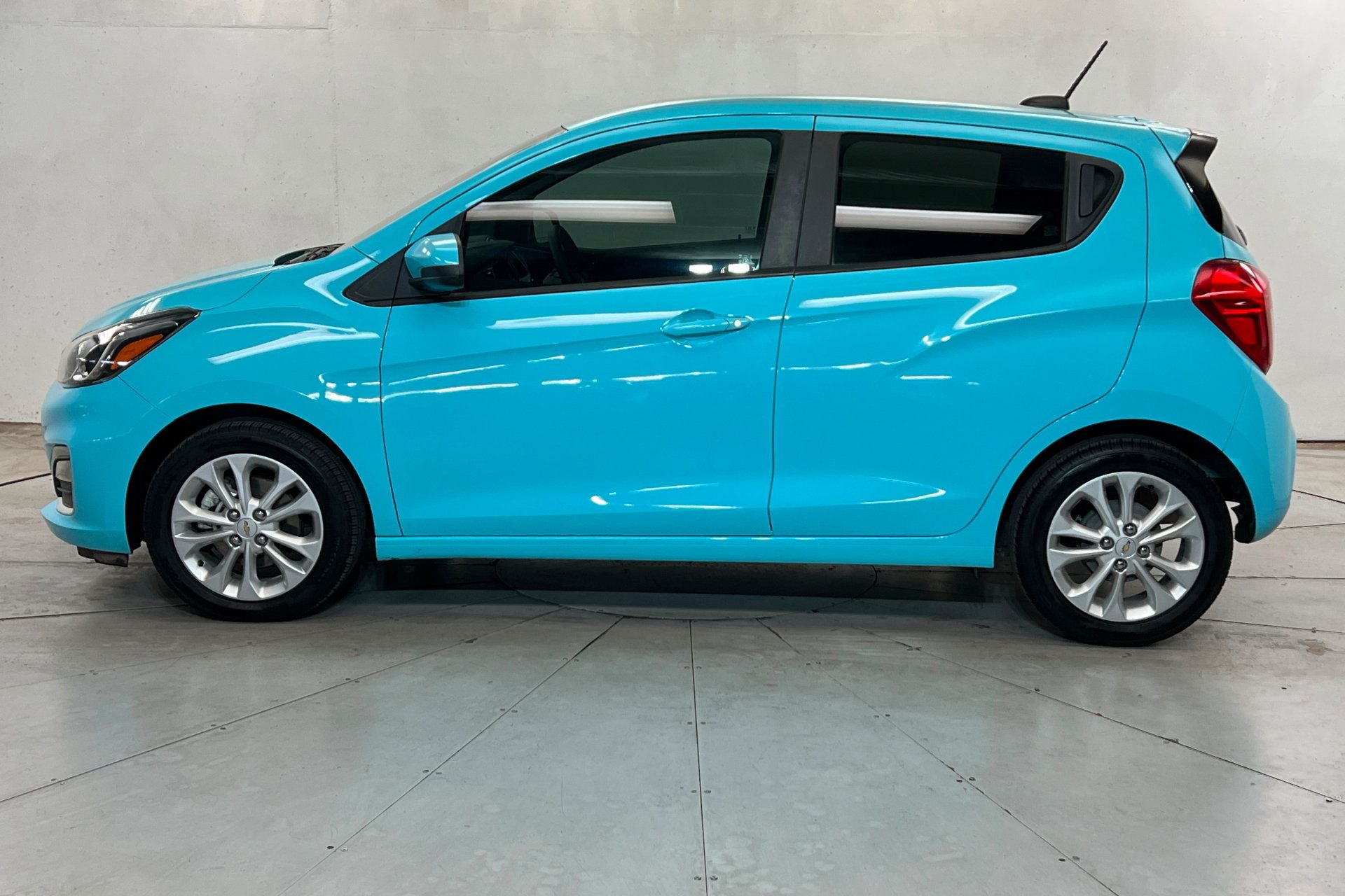 Used 2022 Chevrolet Spark LT FWD image 2