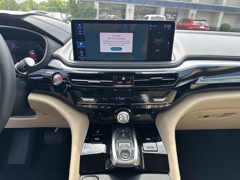 Certified 2025 Acura MDX FWD w/ Technology Package image 33