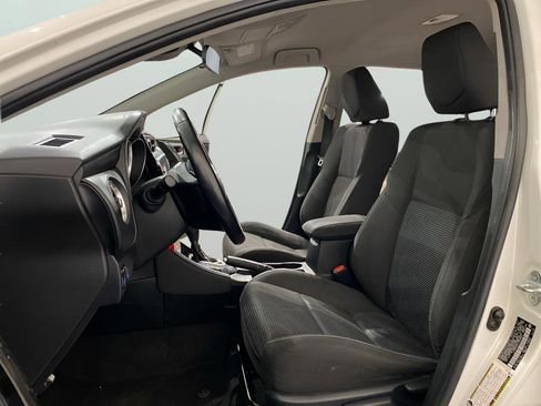 Used 2018 Toyota Corolla iM image 9