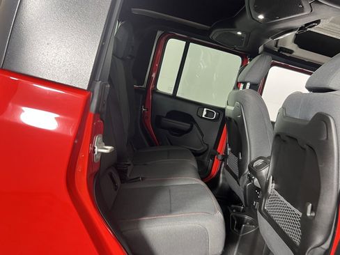 Certified 2024 Jeep Gladiator Rubicon w/ Technology Group image 28