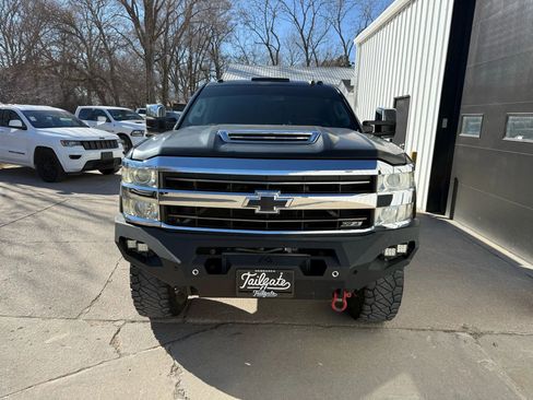Used 2018 Chevrolet Silverado 2500 LT w/ LT Plus Package image 3