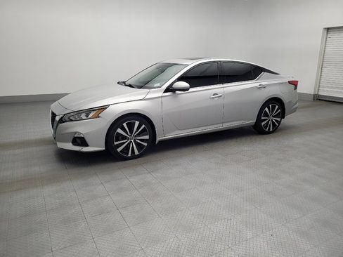 Used 2020 Nissan Altima 2.5 Platinum image 2