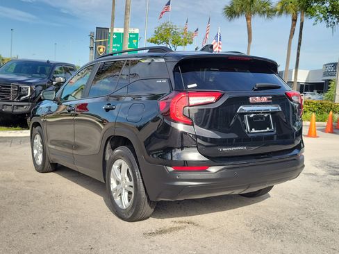Used 2023 GMC Terrain SLE w/ Driver Convenience Package FWD image 7